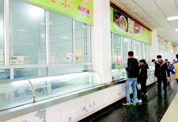 學校食堂窗口承包人兩月便退場 是經營不善還是遭人嫉妒？